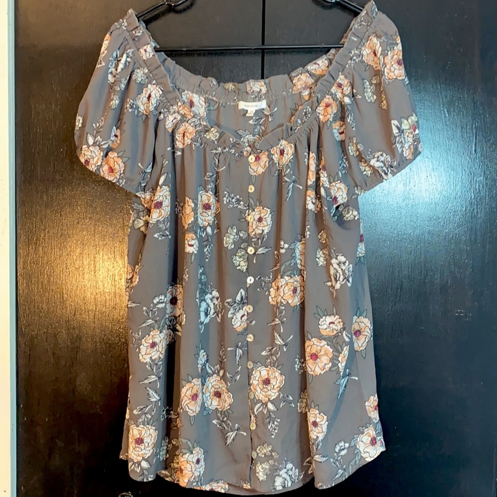 XL Maurices On/Off Shoulder Floral Blouse